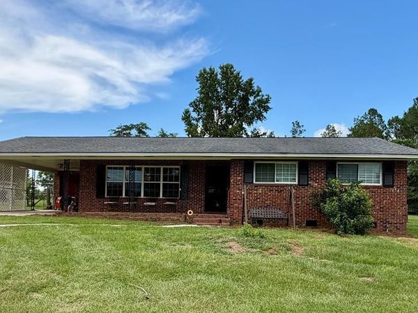 57 Lakeside Drive, Tifton, GA 31793