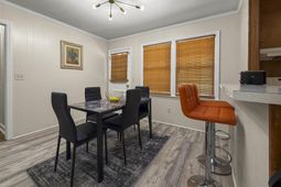 6751 Formosa  photo 4