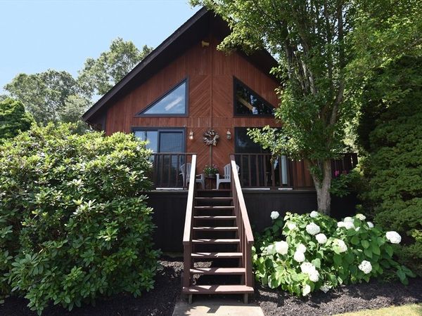 127 Susie, Somerset, MA 02726