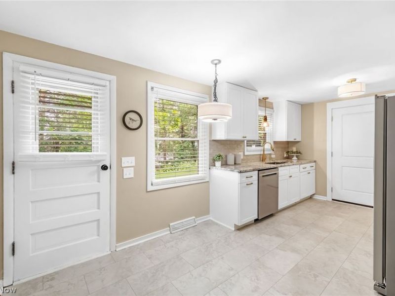 249 Liberty Street E, East Canton, OH 44730 Photo 5