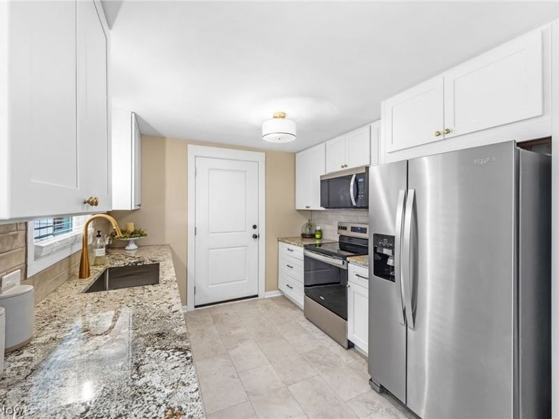 249 Liberty Street E, East Canton, OH 44730 Photo 6