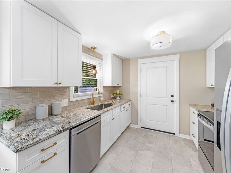 249 Liberty Street E, East Canton, OH 44730 Photo 7