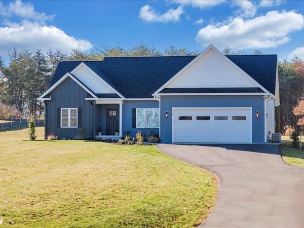 6340 Scruggs RD , Moneta, VA 24121