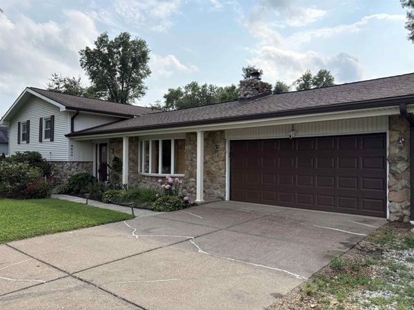 9844 Powers Drive, Newburgh, IN 47630