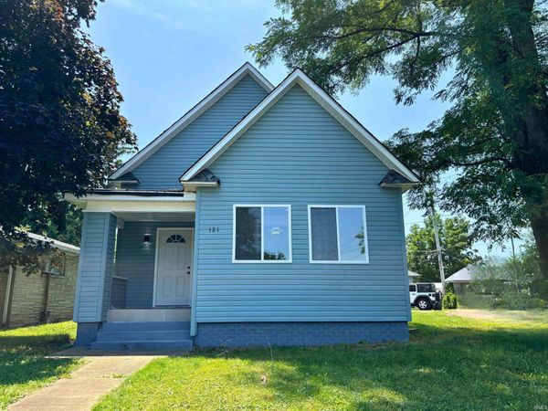 121 E Memorial Drive, Muncie, IN 47302