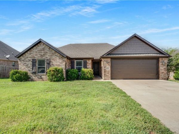 1410 Abbey Lane , Centerton, AR 72719