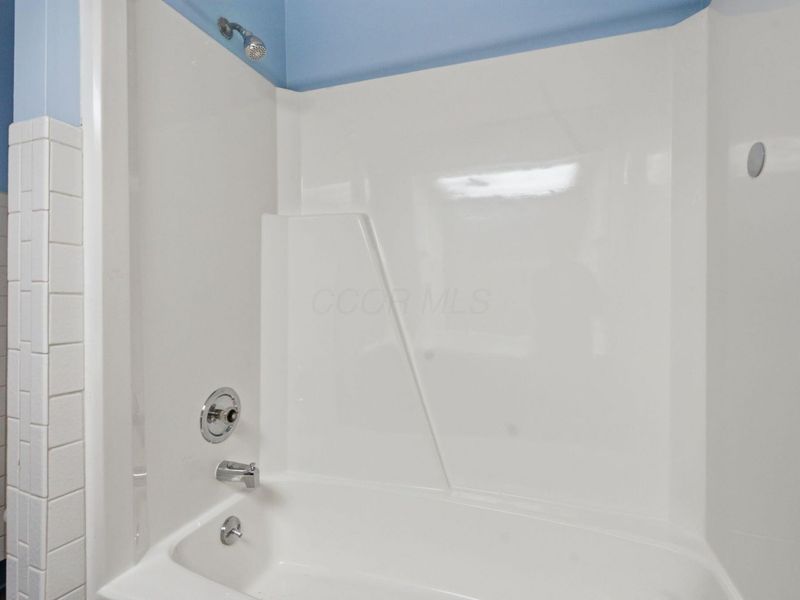 7621 Pickett Lane, Unit 2, Columbus, OH 43235 Photo 17