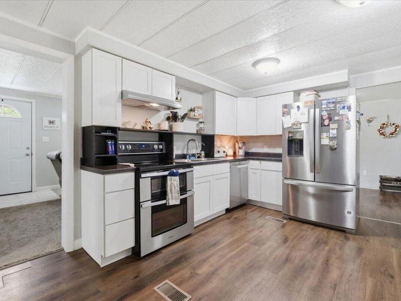 15934 Wooster Road, Mount Vernon, OH 43050 Photo 11