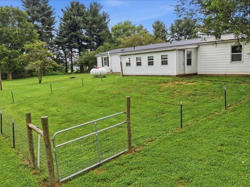 15934 Wooster Road, Mount Vernon, OH 43050 Photo 23