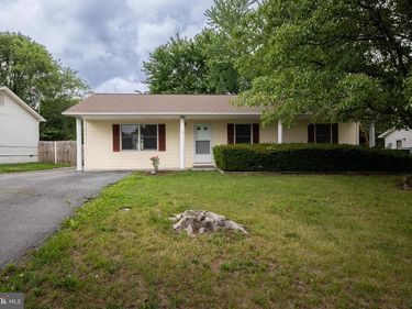 305 HACKBERRY DRIVE , STEPHENS CITY, VA 22655