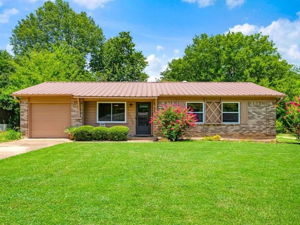 2255 Bella Vista Drive, Paris, TX 75460