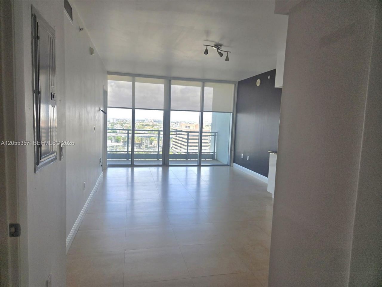 92 SW 3rd St , Unit 1808, Miami, FL 33130 Photo