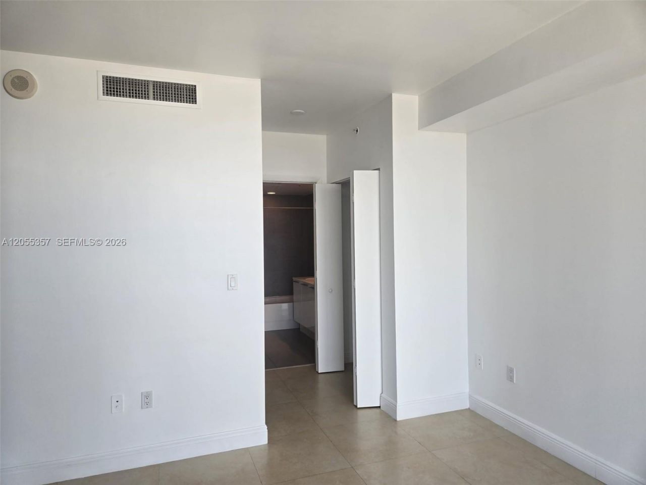 92 SW 3rd St , Unit 1808, Miami, FL 33130 Photo