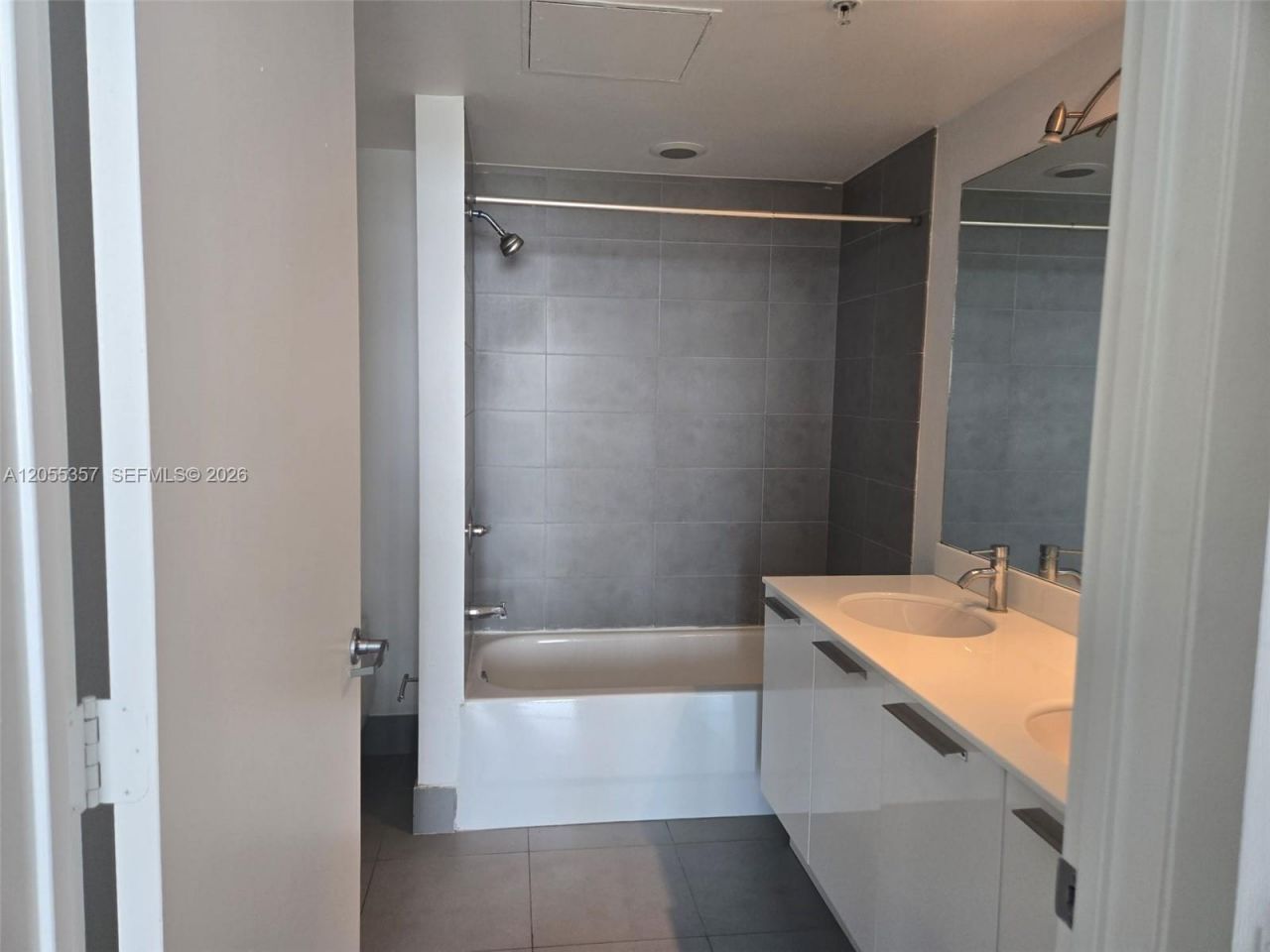 92 SW 3rd St , Unit 1808, Miami, FL 33130 Photo