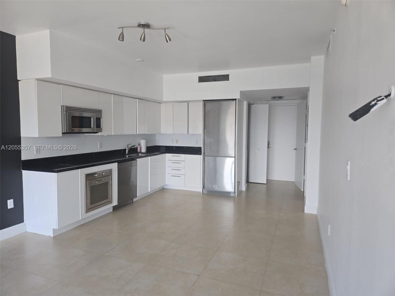 92 SW 3rd St , Unit 1808, Miami, FL 33130 Photo