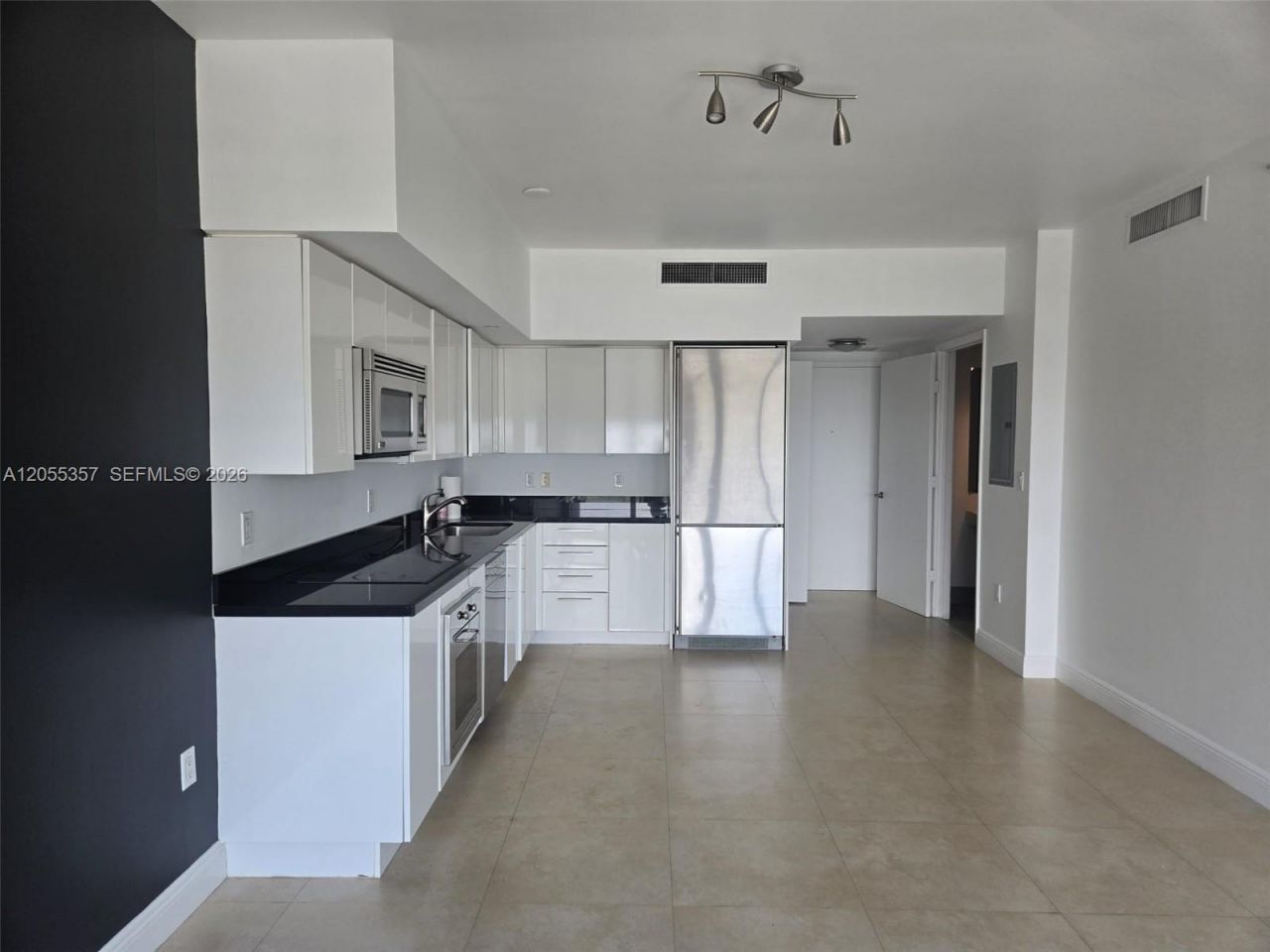 92 SW 3rd St , Unit 1808, Miami, FL 33130 Photo