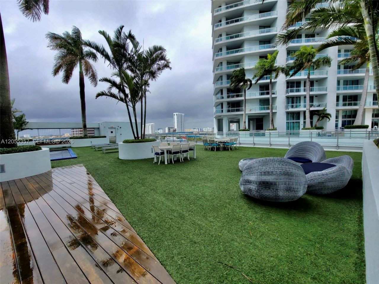 92 SW 3rd St , Unit 1808, Miami, FL 33130 Photo
