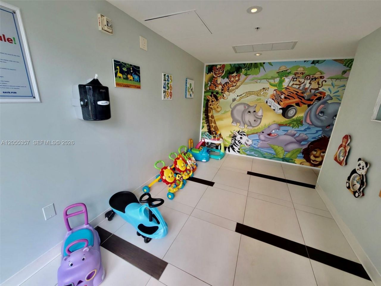 92 SW 3rd St , Unit 1808, Miami, FL 33130 Photo