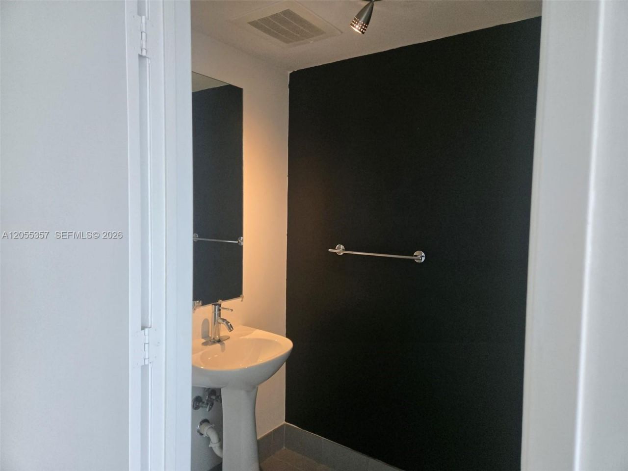 92 SW 3rd St , Unit 1808, Miami, FL 33130 Photo