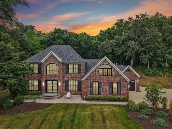 3479 Broken Bow TRAIL, Delafield, WI 53018