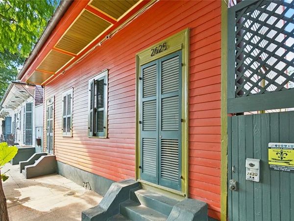 2625 CHARTRES Street , New Orleans, LA 70117