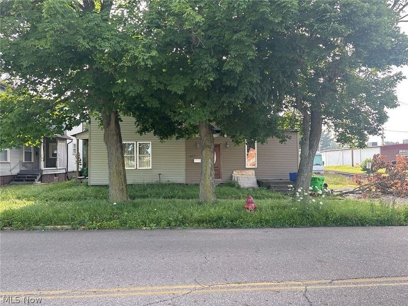 405 N Uhrich Street, Uhrichsville, OH 44683 Photo 2
