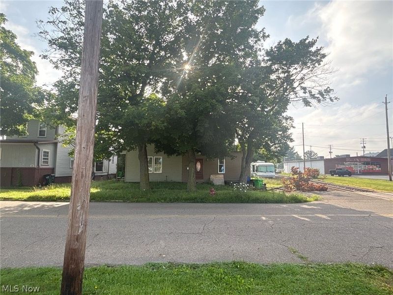 405 N Uhrich Street, Uhrichsville, OH 44683 Photo 3