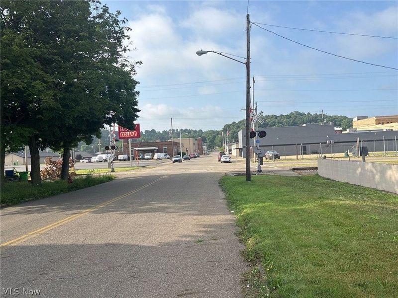 405 N Uhrich Street, Uhrichsville, OH 44683 Photo 6