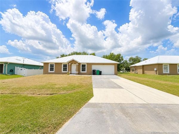 756 SE Lansdowne Avenue, Port St Lucie, FL 34983