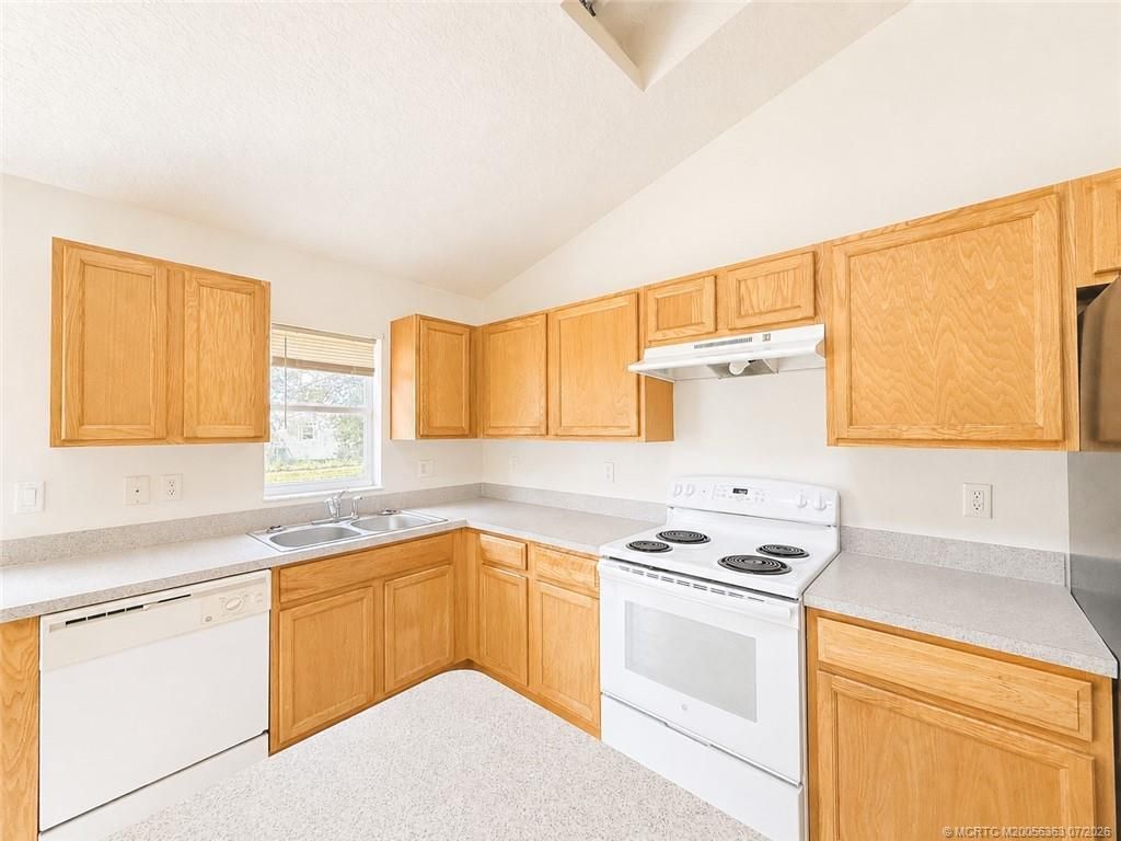 756 SE Lansdowne Avenue, Port Saint Lucie, FL 34983 Photo