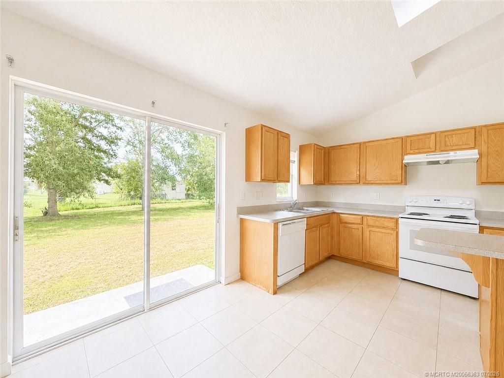 756 SE Lansdowne Avenue, Port Saint Lucie, FL 34983 Photo