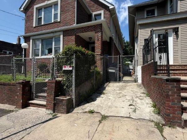 139 Osborne Ter, Newark, NJ 07108
