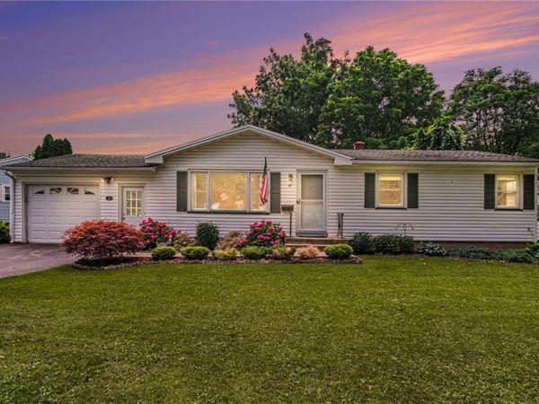 41 N Lansing Circle, Rochester, NY 14624