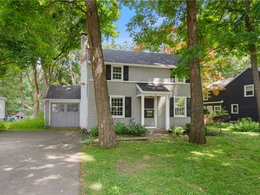 16 Landing Road S, Rochester, NY 14610