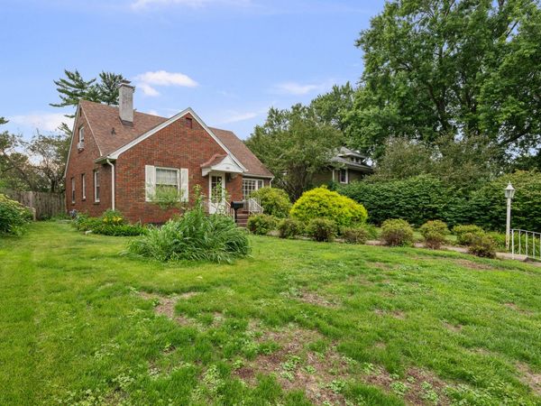 2525 FULTON Avenue , Davenport, IA 52803