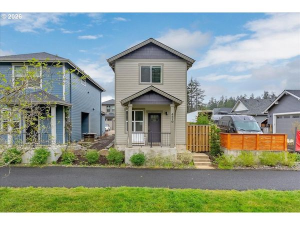 4510 SE HARBORTON ST, Newport, OR 97366