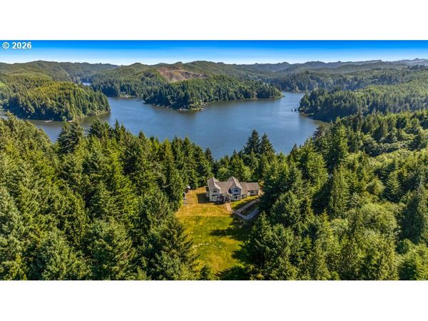 95529 NORD LOCH LN, Lakeside, OR 97449