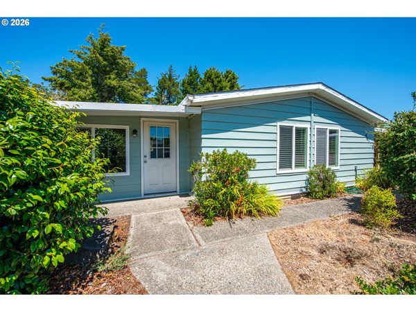 1600 RHODODENDRON DR, Unit 407, Florence, OR 97439