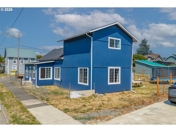 603 4TH ST, Myrtle Point, OR 97458