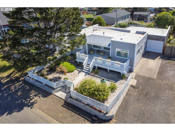 40 SE CONWAY AVE, Depoe Bay, OR 97341