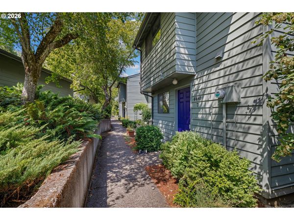 4441 FOX HOLLOW RD, Unit 7, Eugene, OR 97405