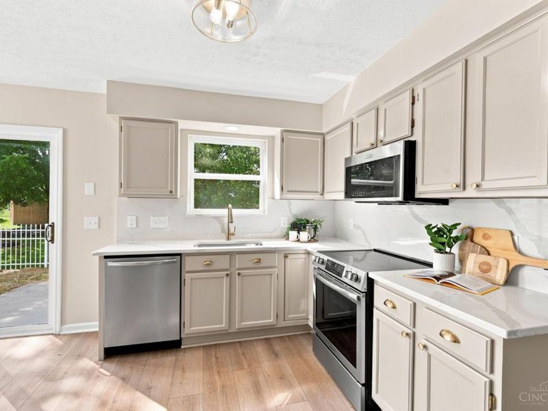 8631 Acredale Drive, West Chester, OH 45069 Photo 13