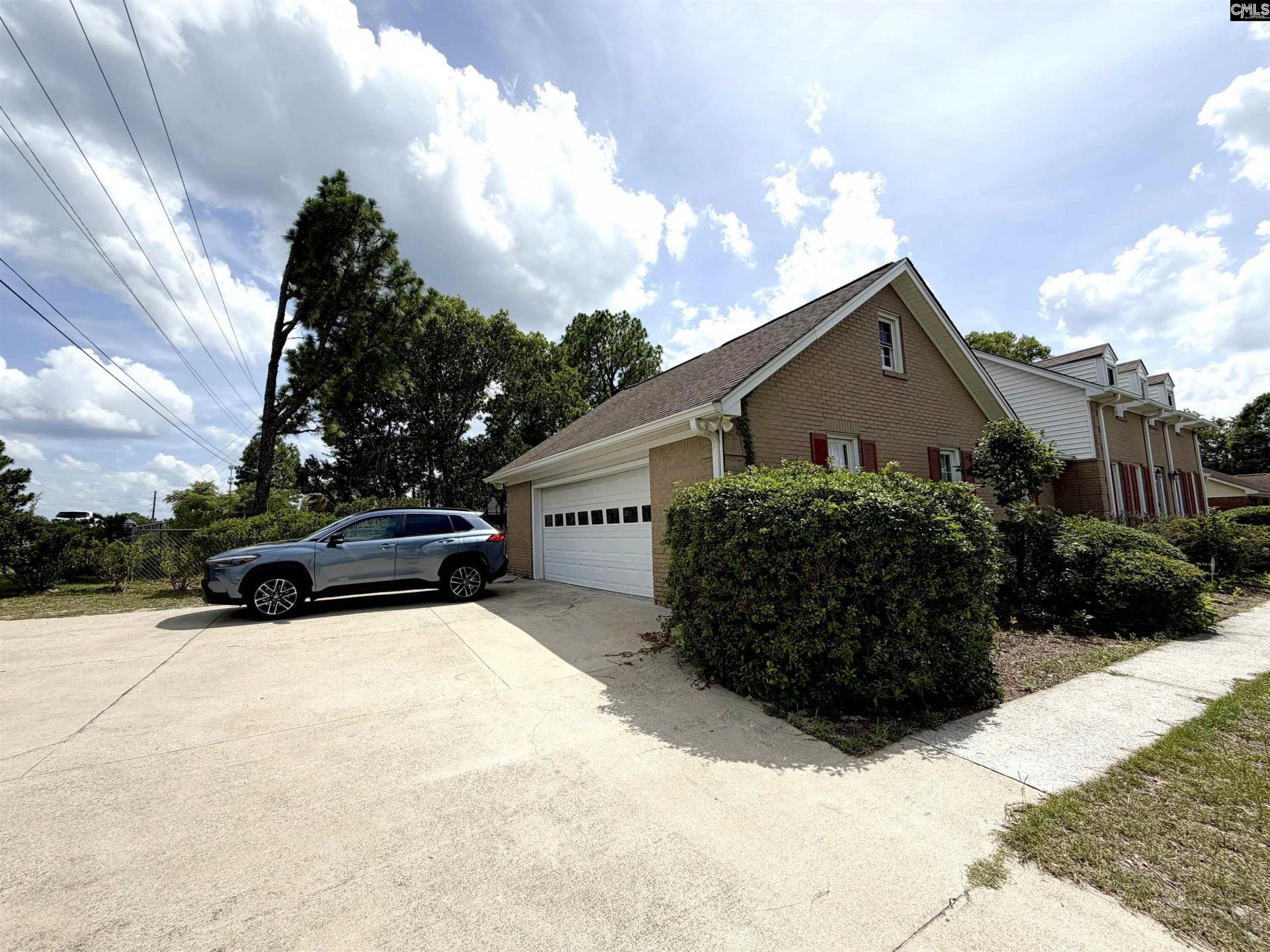 7912 Wessex Lane Photo 4