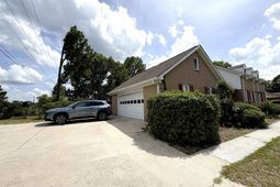 7912 Wessex Lane photo 4