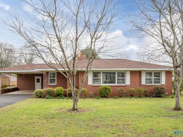 210 Auburn Street, Centre, AL 35960