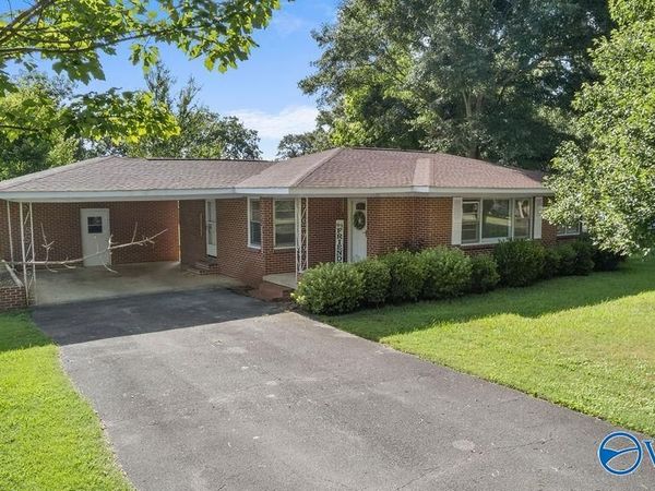 210 Auburn Street, Centre, AL 35960