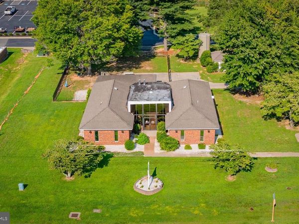 631 N MAIN STREET , KILMARNOCK, VA 22482