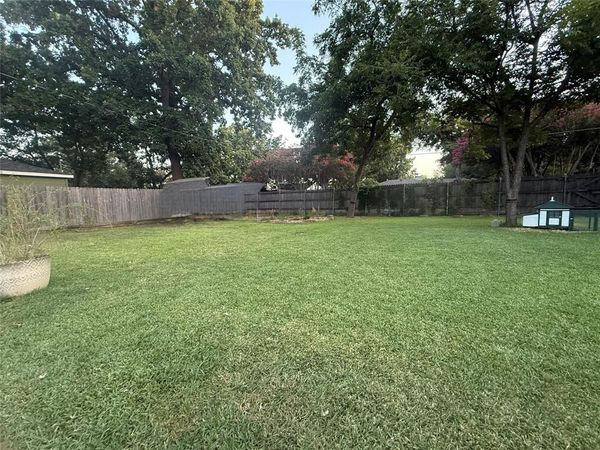 669 Harter Road , Dallas, TX 75218
