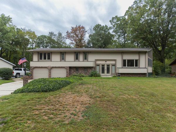 16830 Londonberry Lane, South Bend, IN 46635