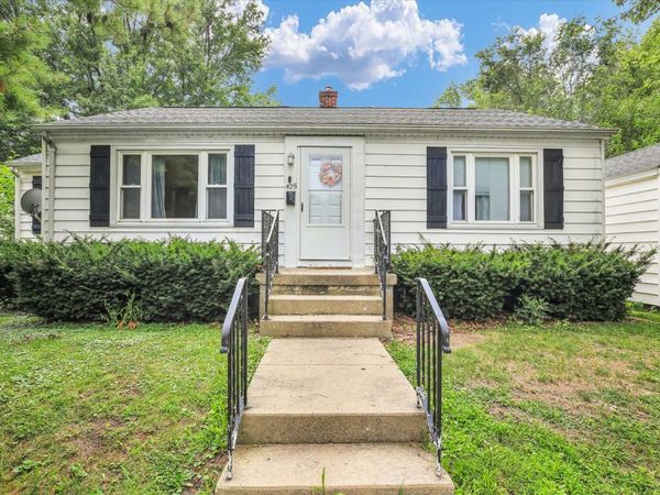 425 S Beech Street , Arthur, IL 61911